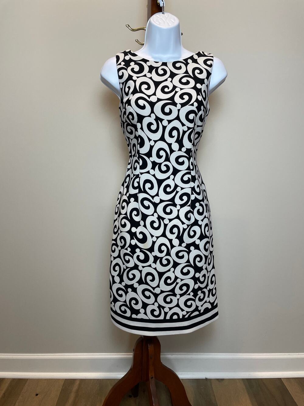 London Times Swirl Scroll Sheath Dress 4 Black White